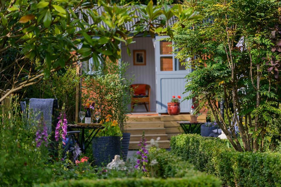 Hawthorn Hut Kilkenny Glamping At Jenkinstown House Hotel Jenkinstown Park Exterior foto
